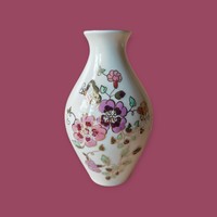 Zsolnay porcelán váza virág-pillangó mintás dekorral