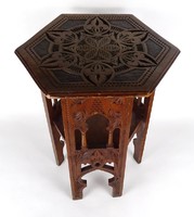 1R051 Orientalista kisméretű faragott teázó asztal 47 cm