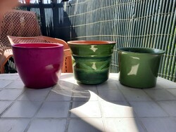 3 used, new ceramic pots in one, for sale at a low price, with a dropper or nearby pick-up