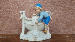 Gyönyörű DEP biszkvit porcelán figurális kaspó