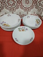 Tölcsérvirágos alföldi porcelán tányérok