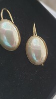 Beautiful 14 gold earrings with mother-of-pearl