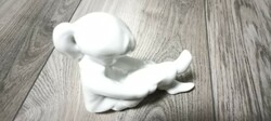 Aquincum porcelán zoknit húzó kislány 10 cm
