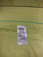 Mark&spencer apple green cotton skirt. M waist: 42 cm, length: 55 cm. Its color can be seen in the picture with the label.