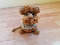 A mouse, something made of linen-jute material
