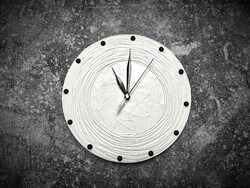 Pilipart: elegant black and white wall clock 25 cm