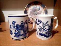 2 English tea cups 9x7 cm, 10x 8 cm
