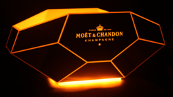 Moët & Chandon Diamond Night Vasque 6 króm arany MOËT üvegkehellyel és 42 hűtőgolyóval