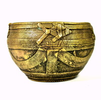 Solid copper bowl with an extremely interesting surface pattern