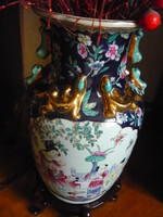 Large Chinese vase with wooden base, 40 cm
