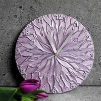 Pilipart: pale purple handmade wall clock with numbers 25cm
