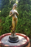 Nagyméretű jelzett bronz szobor (48cm)
