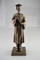 Graduate boy statue (54432)