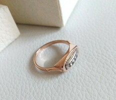 Old 14 carat gold ring with white gold decoration