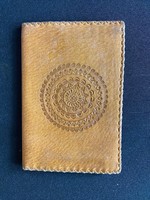 Leather wallet with printed decoration. Old but never used. Size: 10x15 cm