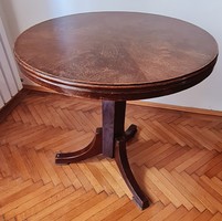 Biedermeier-jellegű lerakóasztal