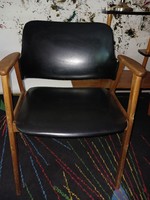 Retró Claus karfás szék