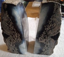 A set of two stone bookends from the USA. Very solid and beautiful