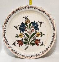 Hódmezővásárhely, colorful floral, wavy line pattern, white glazed folk ceramic wall plate (3038)
