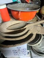 Old kneading bowls with flour shovel