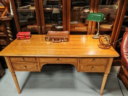Nagyon szép , konyak színű , klasszikus ,Louis Philippe stílusú íróasztal
