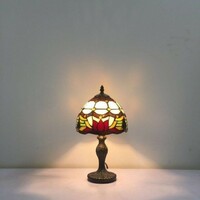 Tiffany lamp (567778)