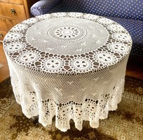 Beautiful crocheted tablecloth 180 cm