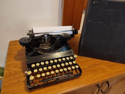 FRISTER & ROSSMANN SENTA QWERTZ TYPEWRITER írógép
