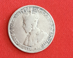 1927. Australia vi. George .500 Silver 3 pence 1943. (H/38)