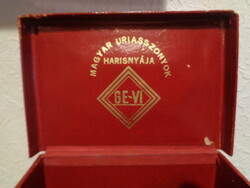 GE-VI ,  A Magyar Úriasszonyok Harisnyája , doboz  az 30-es évekből  , 17 x 12 x 10 cm