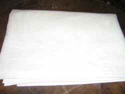 Antique off-white woven sheet made of high-quality material