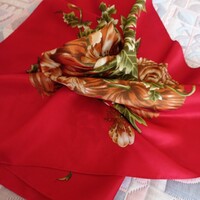 Élénk színű olasz  selyem kendő, 70 x 68 cm