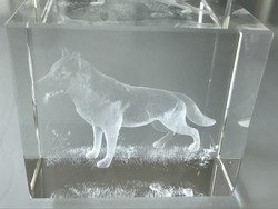 Crystal paperweight with laser-engraved German shepherd dog, 7x4x6 cm