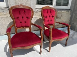 Gyönyörű felújított székek