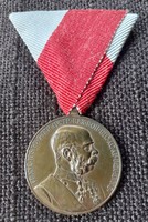 József Ferenc jubilee memorial medal signum memoriae award on military ribbon.