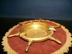 Copper ashtray sailor diameter: 19 cm.