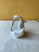 A pair of porcelain geese from Raven House 10 cm.