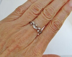 Szép régi  ezüstgyűrű különleges mintával