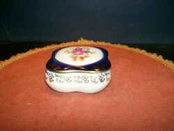 German porcelain jewelry box 3 cm high, 8/8 cm.