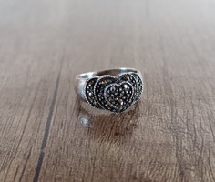 Régi szív alakú ezüst gyűrű markazitokkal