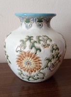 Karcolt mintás kerámia váza, 18 cm
