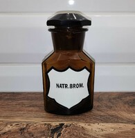 Régi, antik borostyán sárga patika, gyógyszertári üveg ''Natr. Brom.'' felirattal
