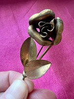 Antik fém rózsa alakú bross, kitűző