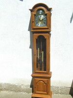 Standing clock