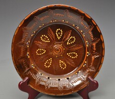 Teimel Óbánya falitányér - szép barna szinű, vésett,- karcolt diszitéssel. 24,3 cm