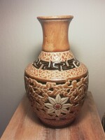 Openwork flower pattern ceramic vase, table lamp