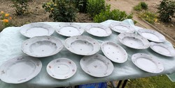 Zsolnay porcelán apró virágos tányér 14 db  pótlásra eladó!
