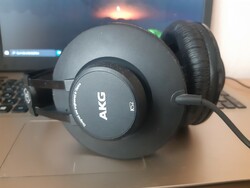 AKG K52 stúdió fejhallgató