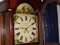 Baroque standing clock from the first half of the 1800s, in excellent and reliable working condition