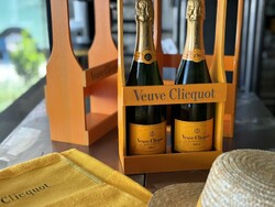 Veuve Clicquot Champagne Nyári Strand Szett - Pezsgő hordozó, Törölköző, Szalmakalap, Legyező